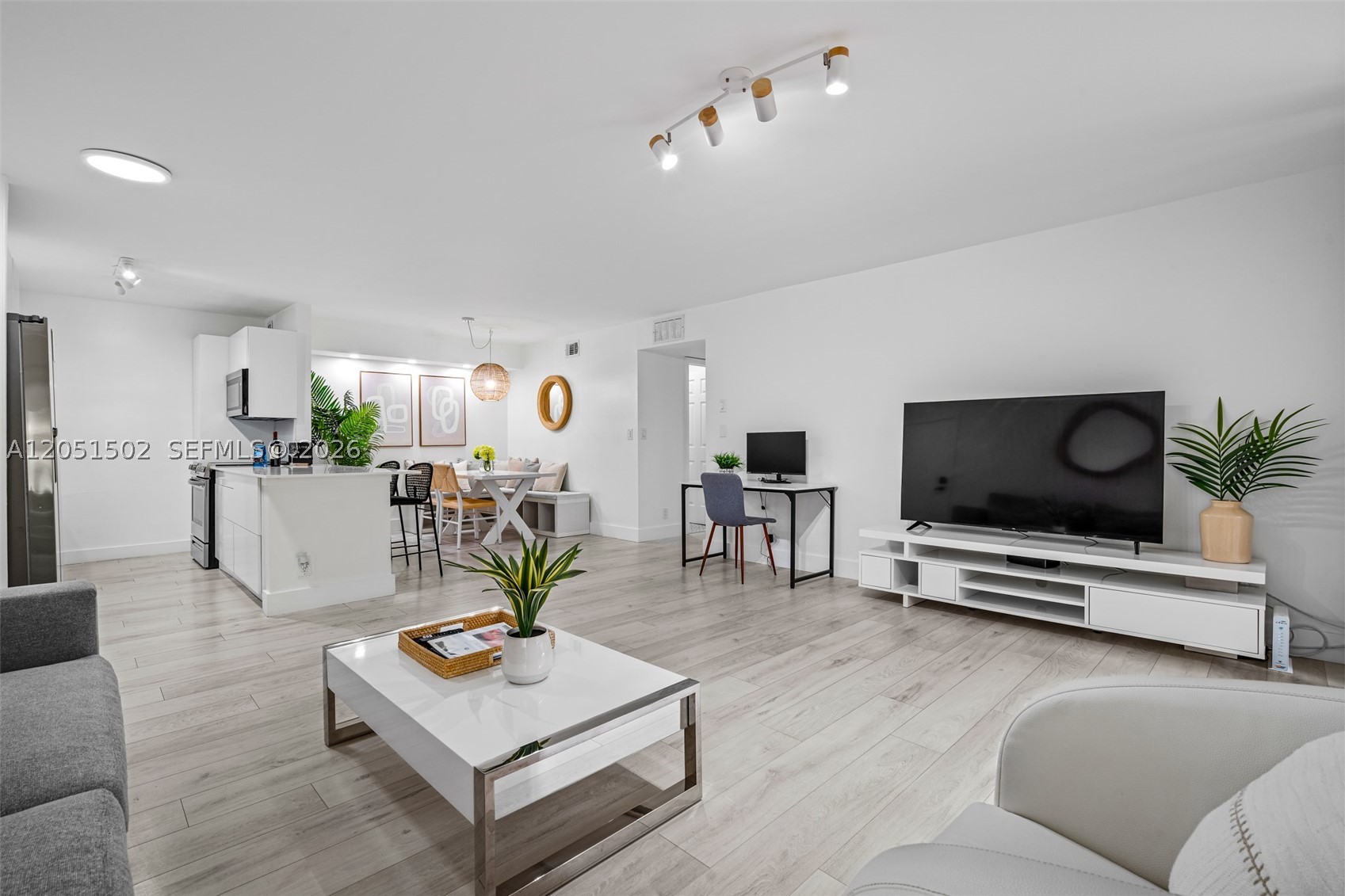 123 Deer Creek Blvd #203, Deerfield Beach FL 33442
