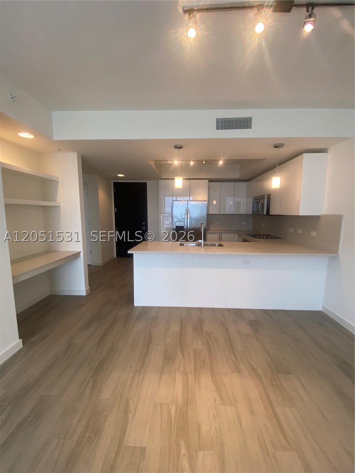 999 SW 1 AVE #3209, Miami FL 33130