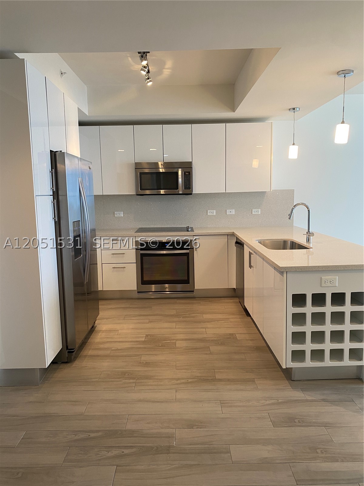 999 SW 1 AVE #3209, Miami FL 33130
