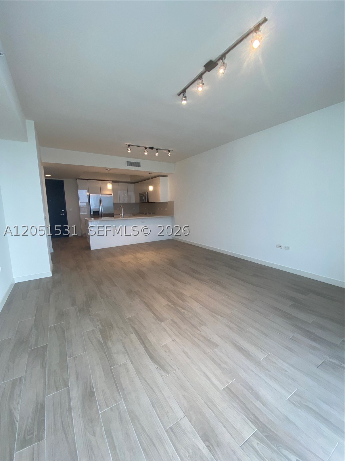 999 SW 1 AVE #3209, Miami FL 33130