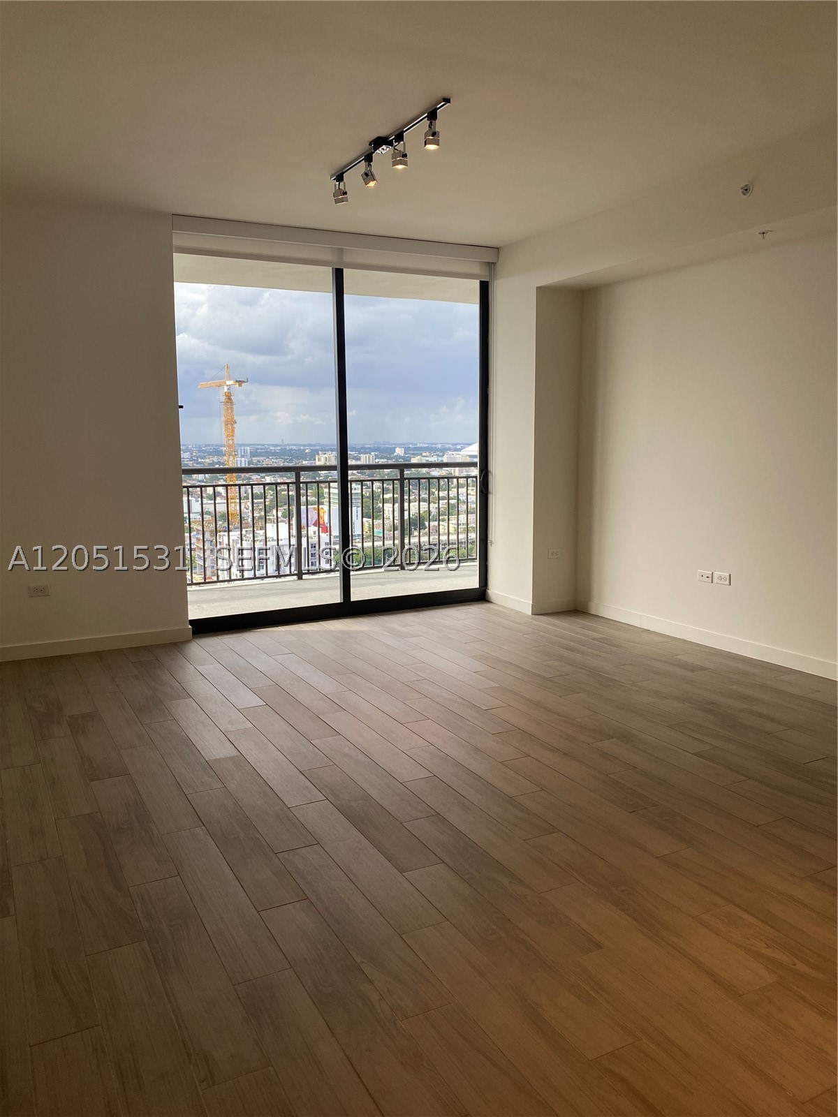 999 SW 1 AVE #3209, Miami FL 33130