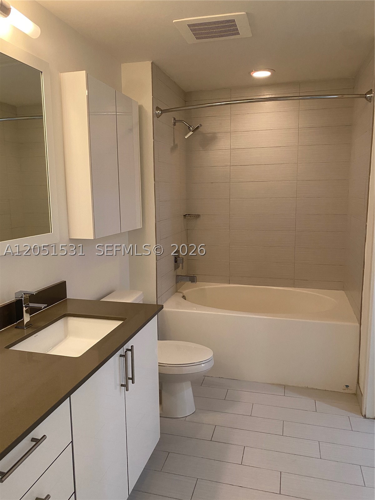 999 SW 1 AVE #3209, Miami FL 33130