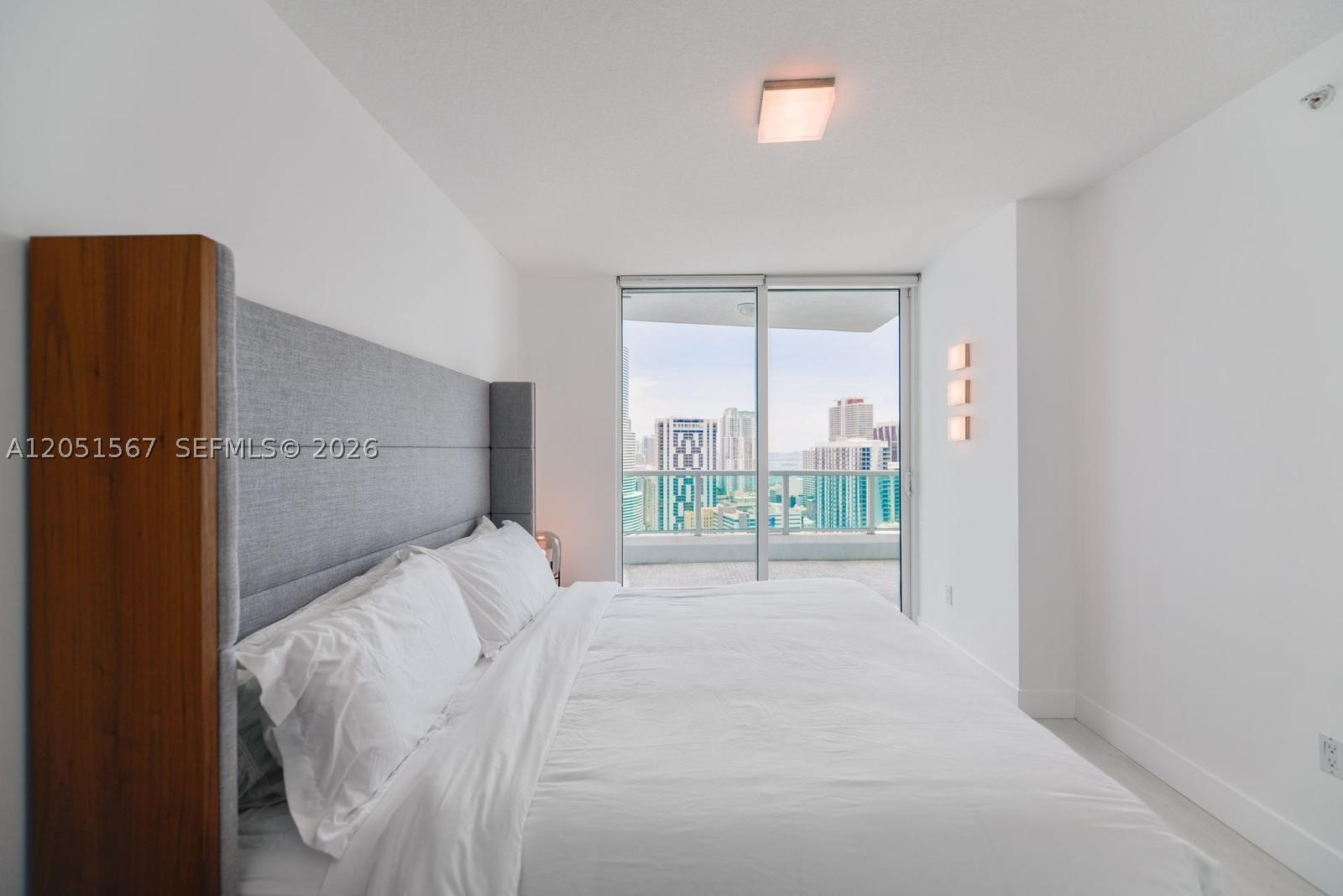 41 SE 5th St #2009, Miami FL 33131