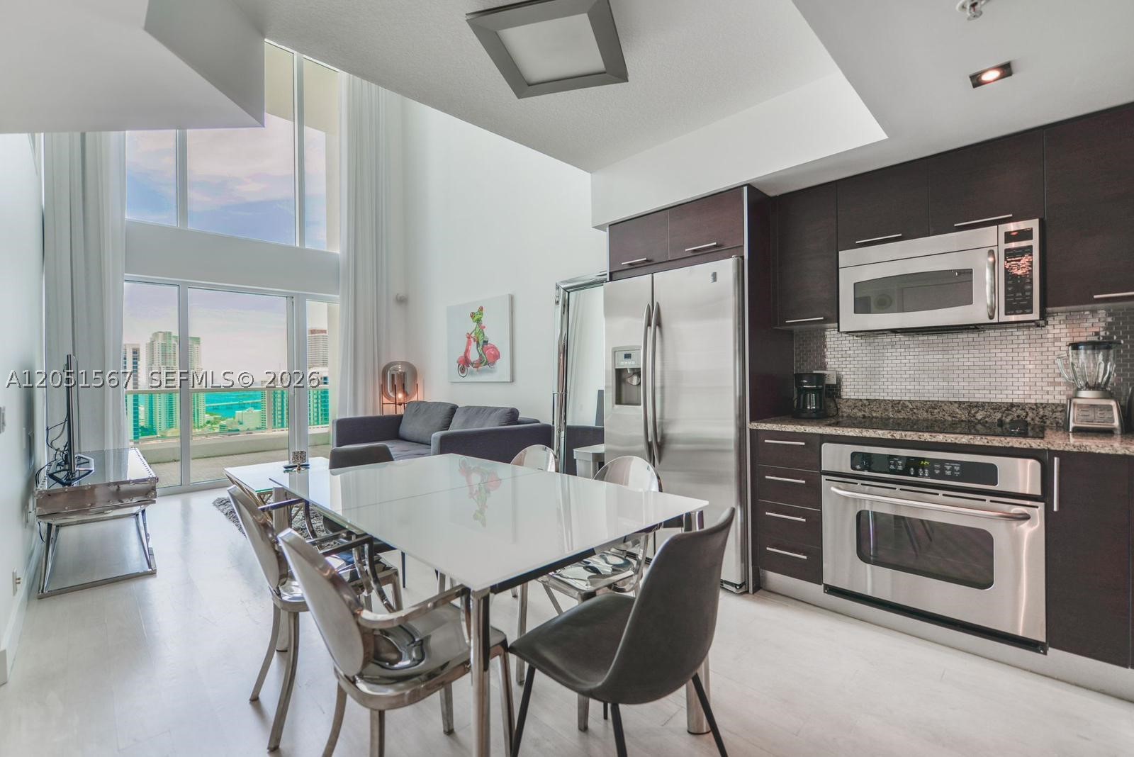 41 SE 5th St #2009, Miami FL 33131