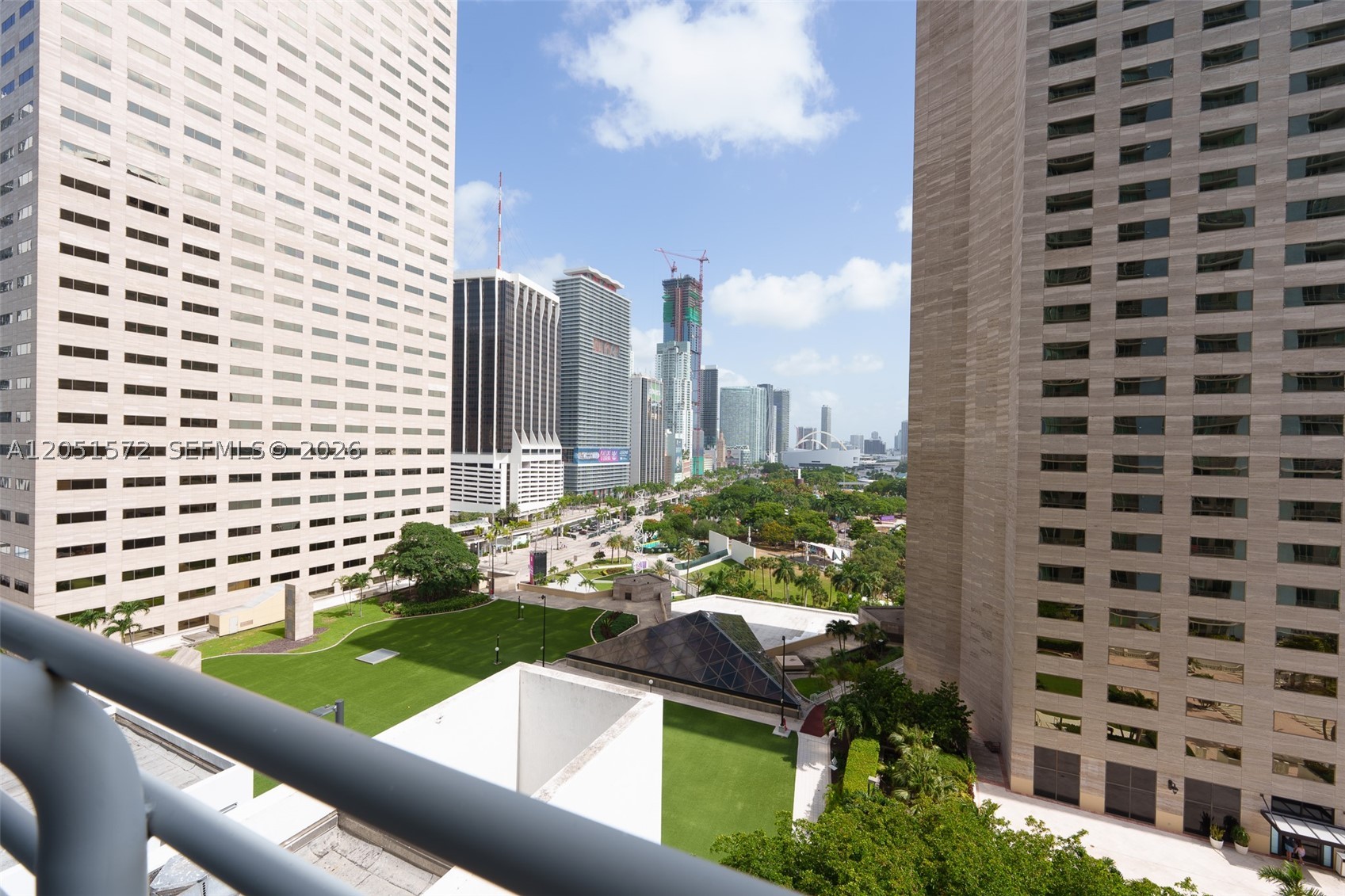 335 S Biscayne Blvd #1600, Miami FL 33131