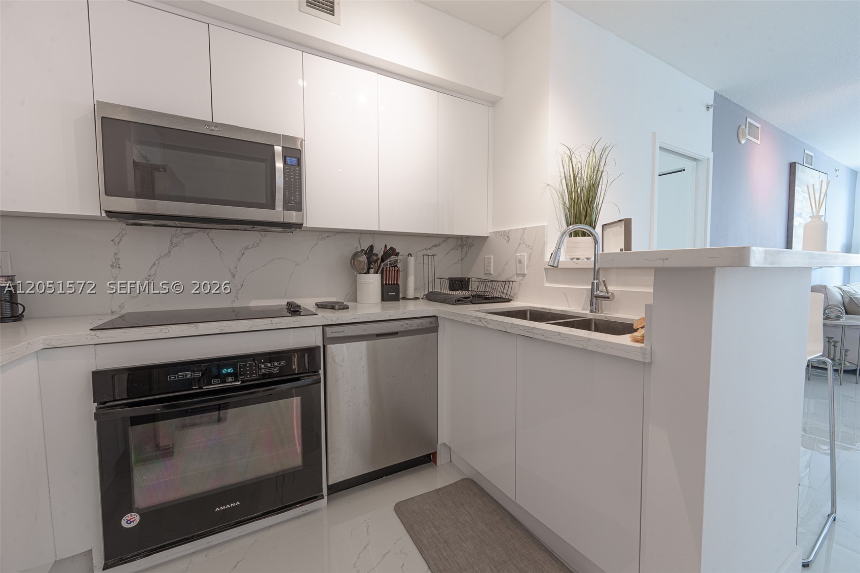 335 S Biscayne Blvd #1600, Miami FL 33131