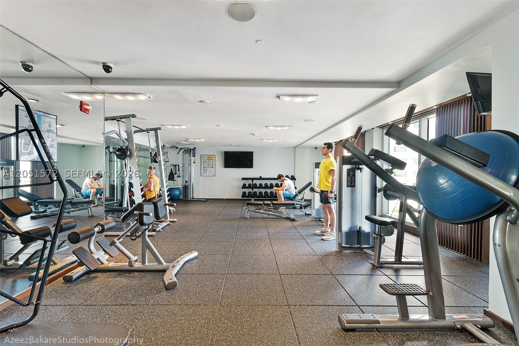 335 S Biscayne Blvd #1600, Miami FL 33131
