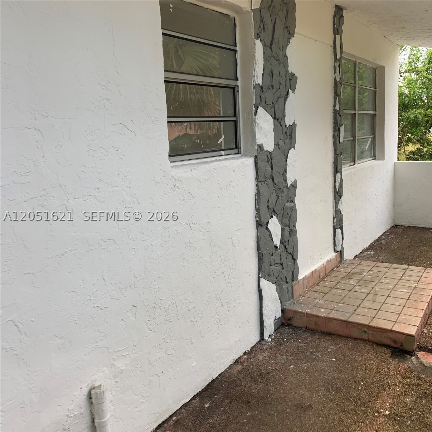 308 NW 9th St, Hallandale Beach FL 33009