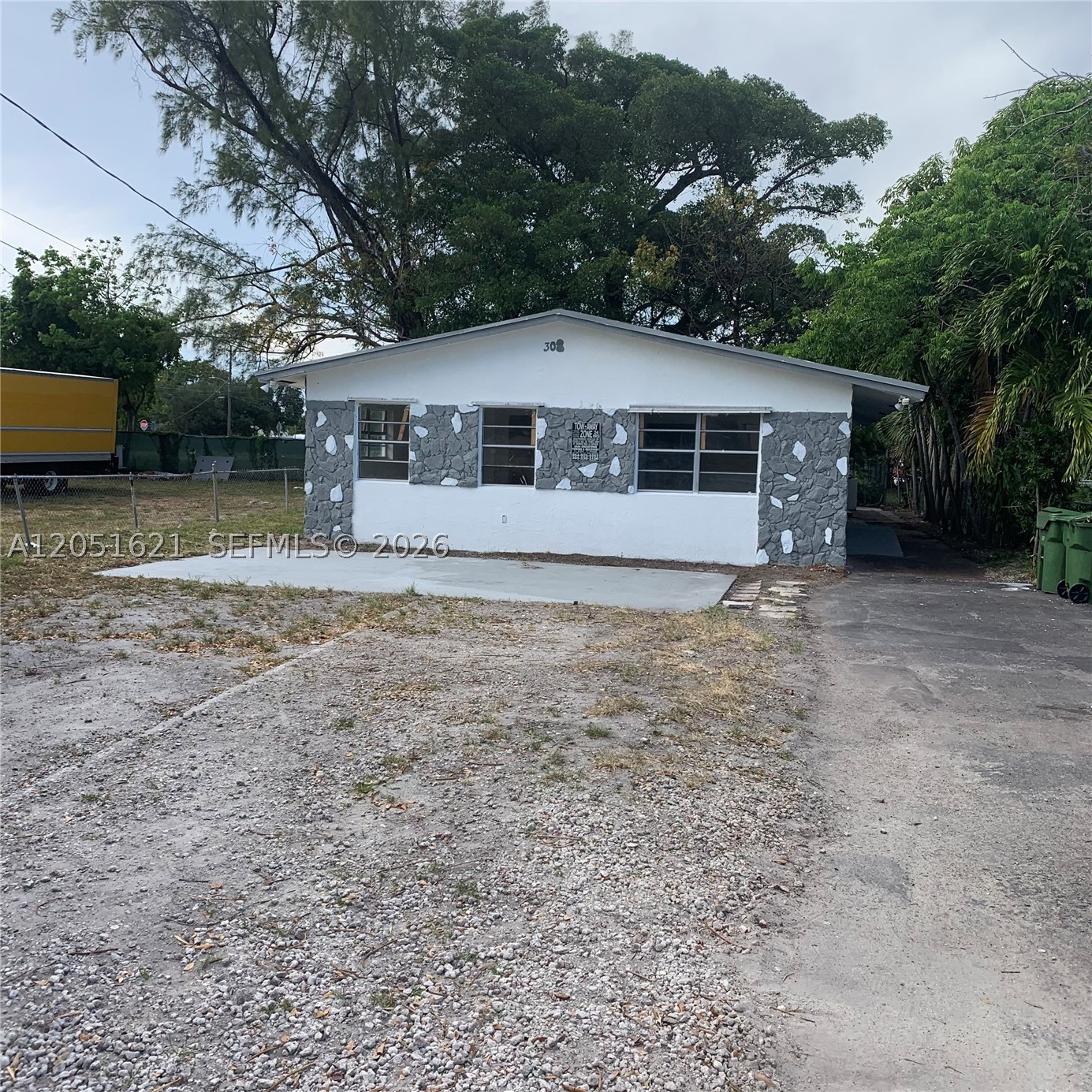 308 NW 9th St, Hallandale Beach FL 33009