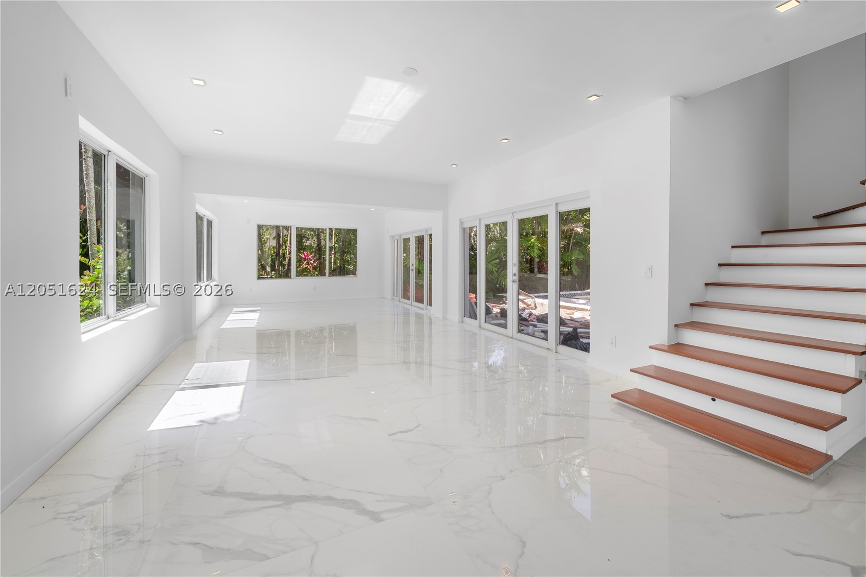 5824 Alton Rd, Miami Beach FL 33140