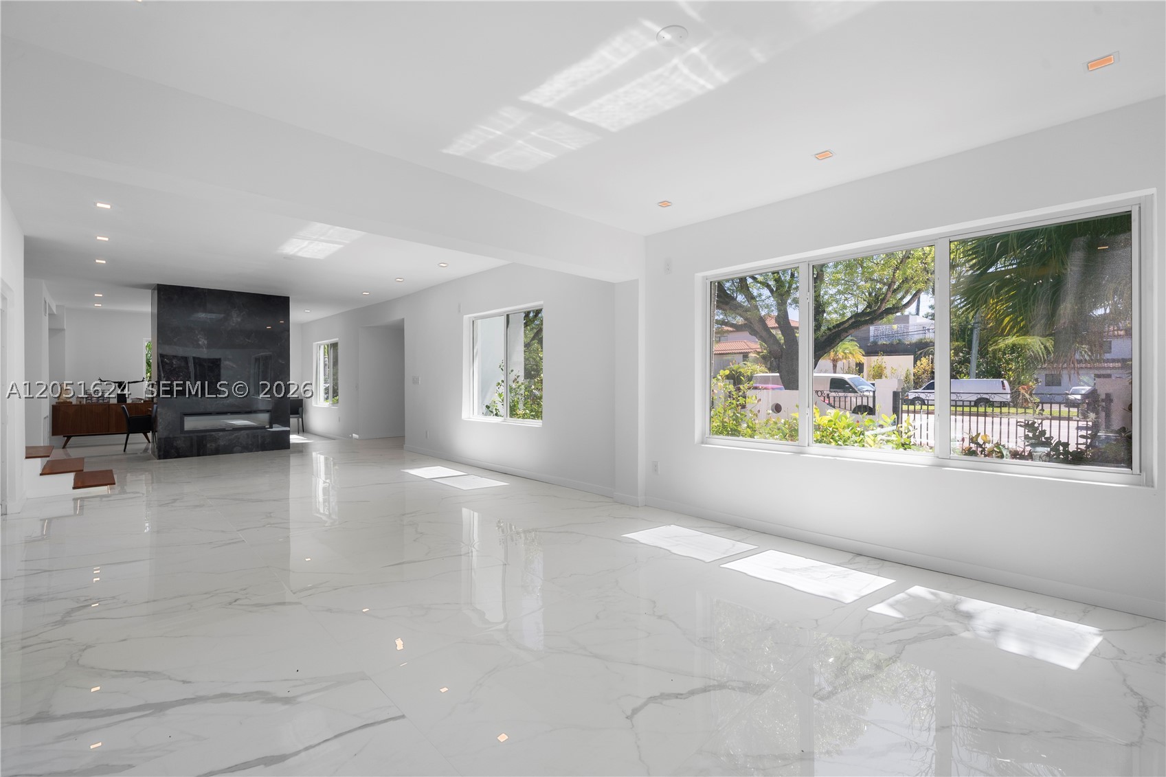 5824 Alton Rd, Miami Beach FL 33140