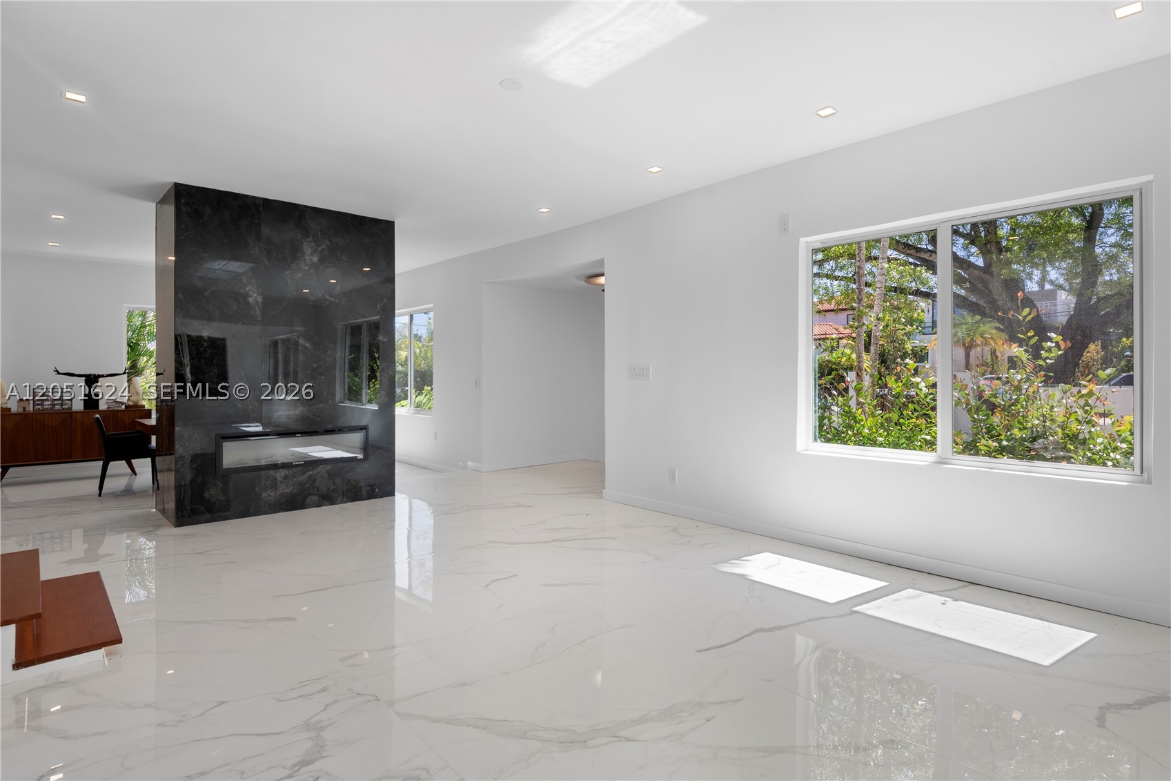 5824 Alton Rd, Miami Beach FL 33140