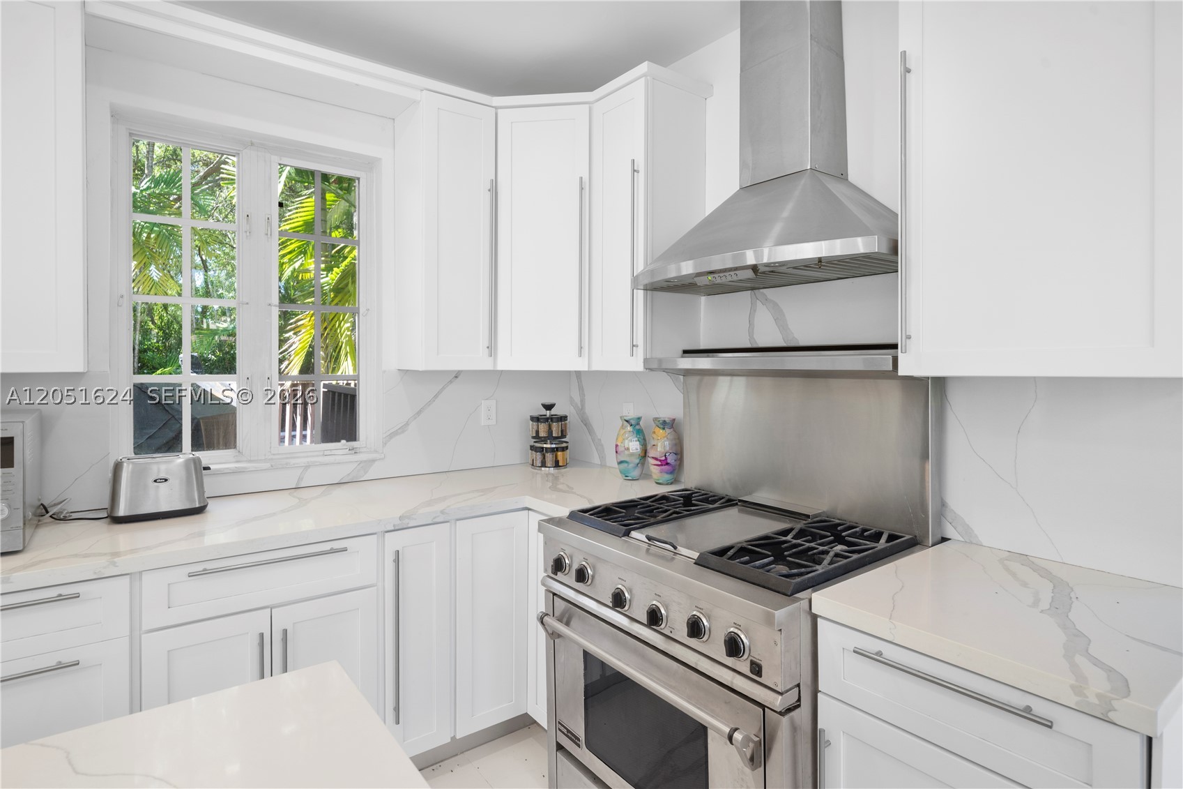 5824 Alton Rd, Miami Beach FL 33140
