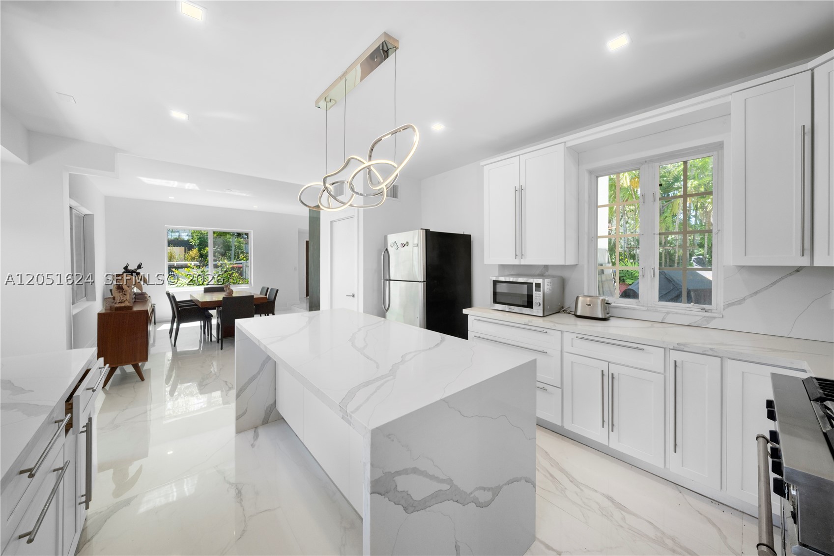 5824 Alton Rd, Miami Beach FL 33140