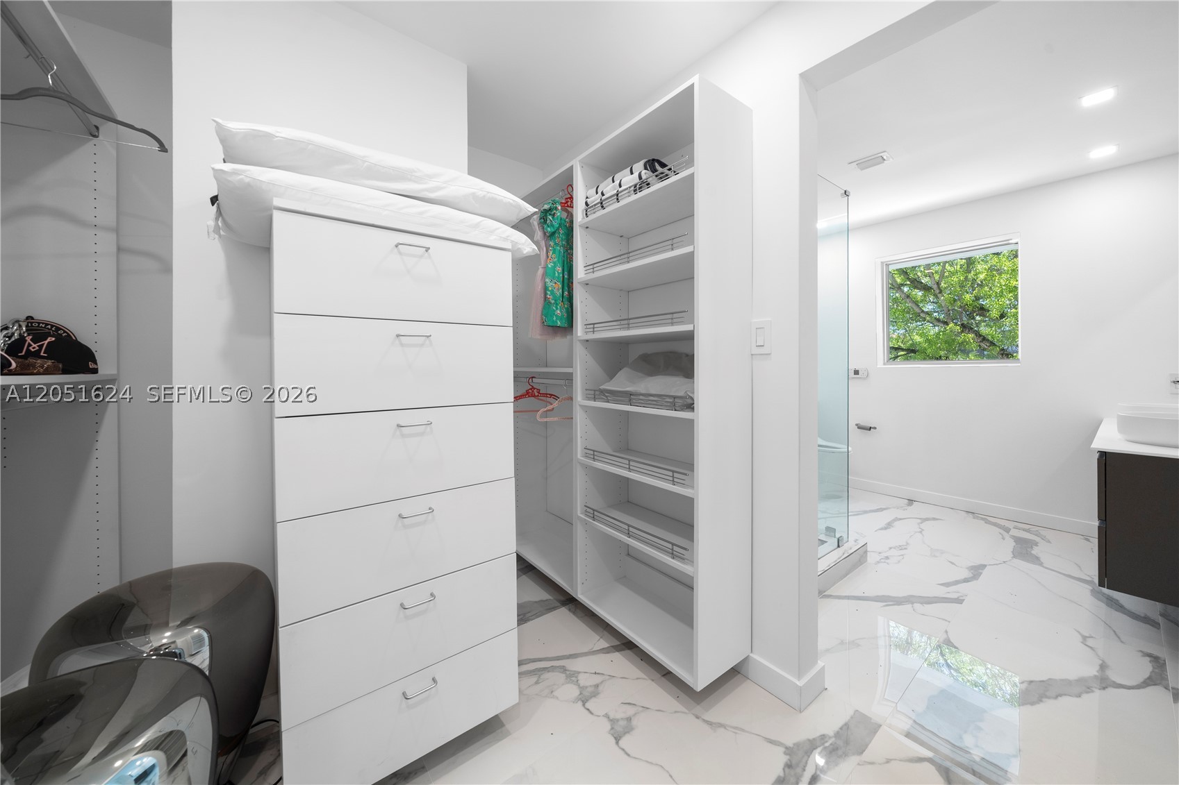 5824 Alton Rd, Miami Beach FL 33140
