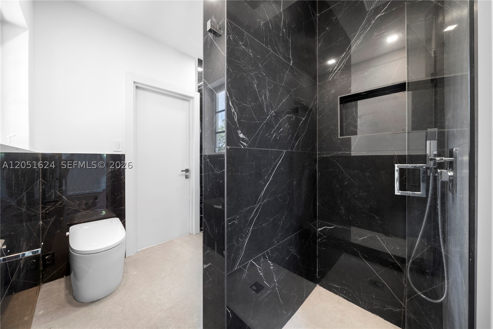 5824 Alton Rd, Miami Beach FL 33140