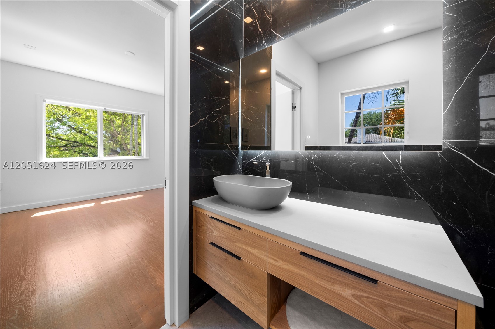 5824 Alton Rd, Miami Beach FL 33140