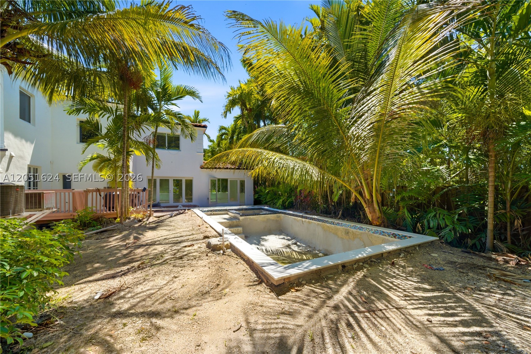 5824 Alton Rd, Miami Beach FL 33140