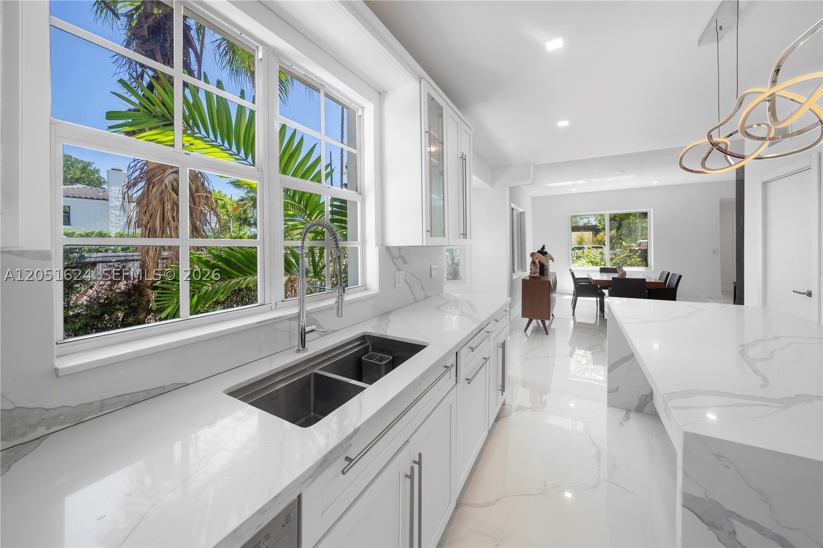 5824 Alton Rd, Miami Beach FL 33140