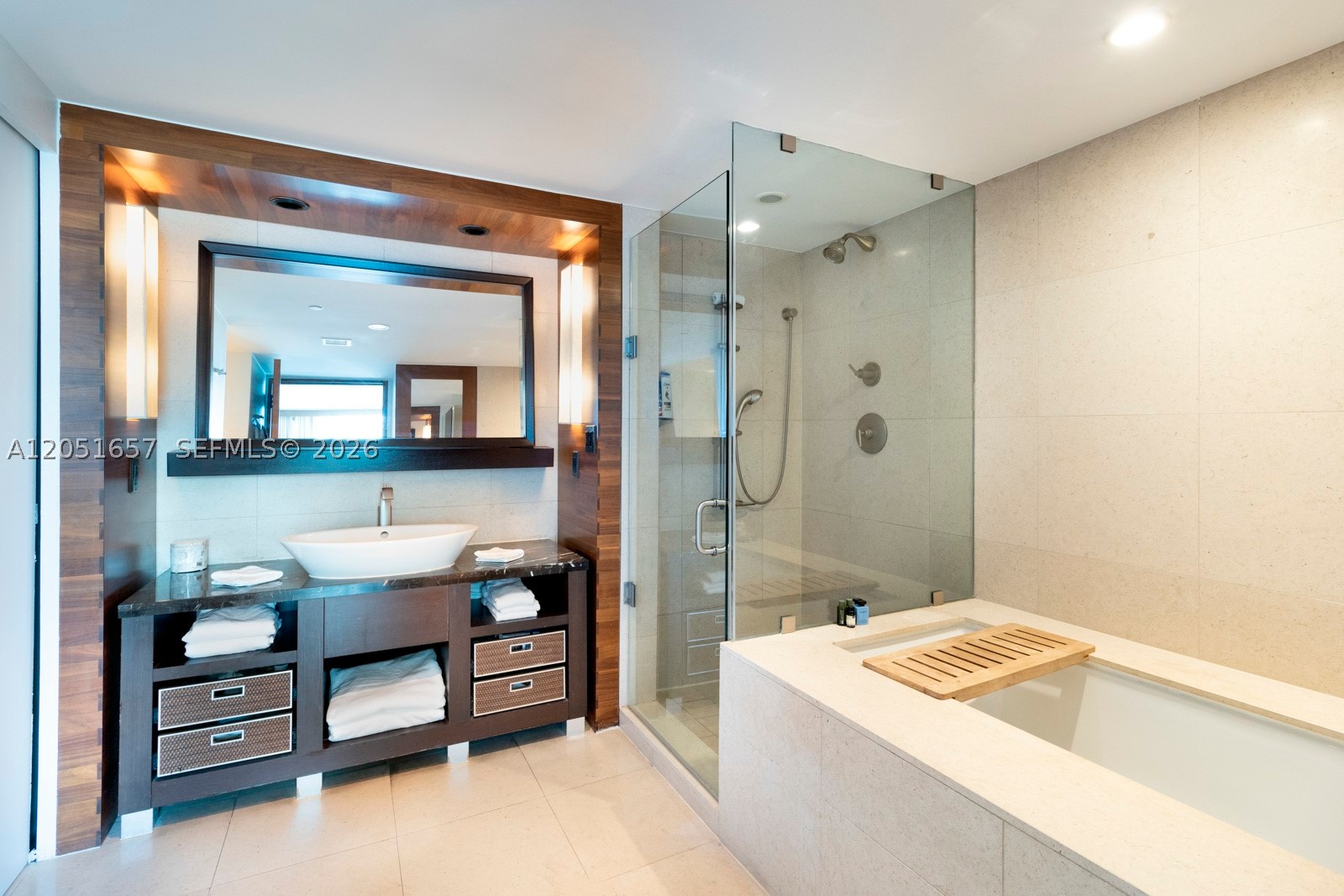 6801 Collins Ave #C414, Miami Beach FL 33141