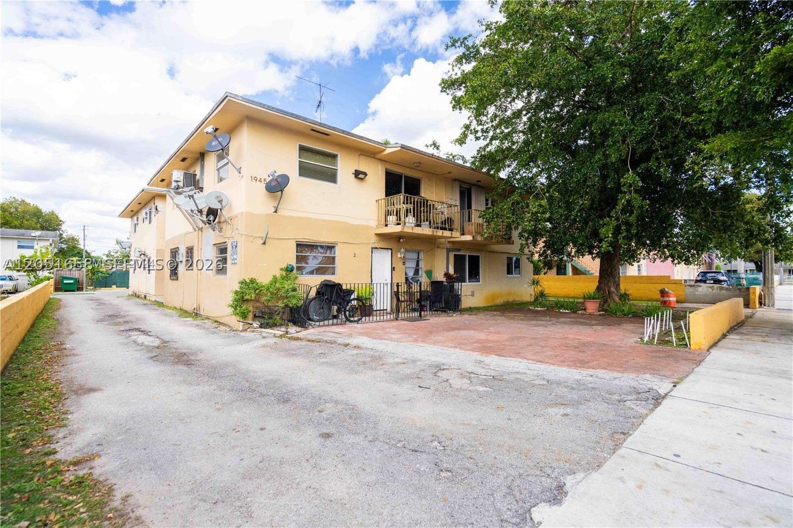 1945 NW 29th St #A8, Miami FL 33142