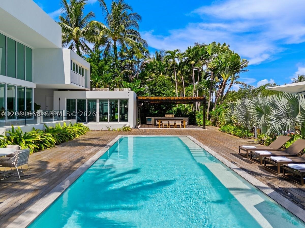 161 Cape Florida Drive, Key Biscayne FL 33149