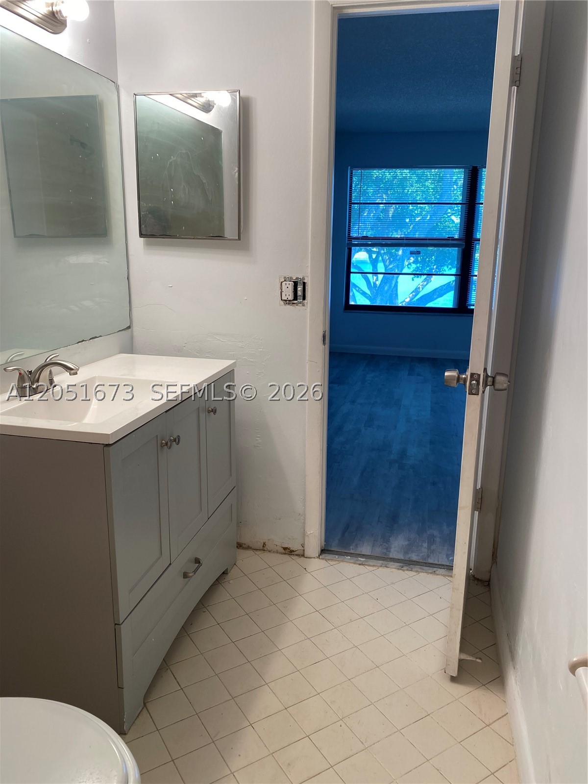 201 Lake Pointe Dr #205, Oakland Park FL 33309