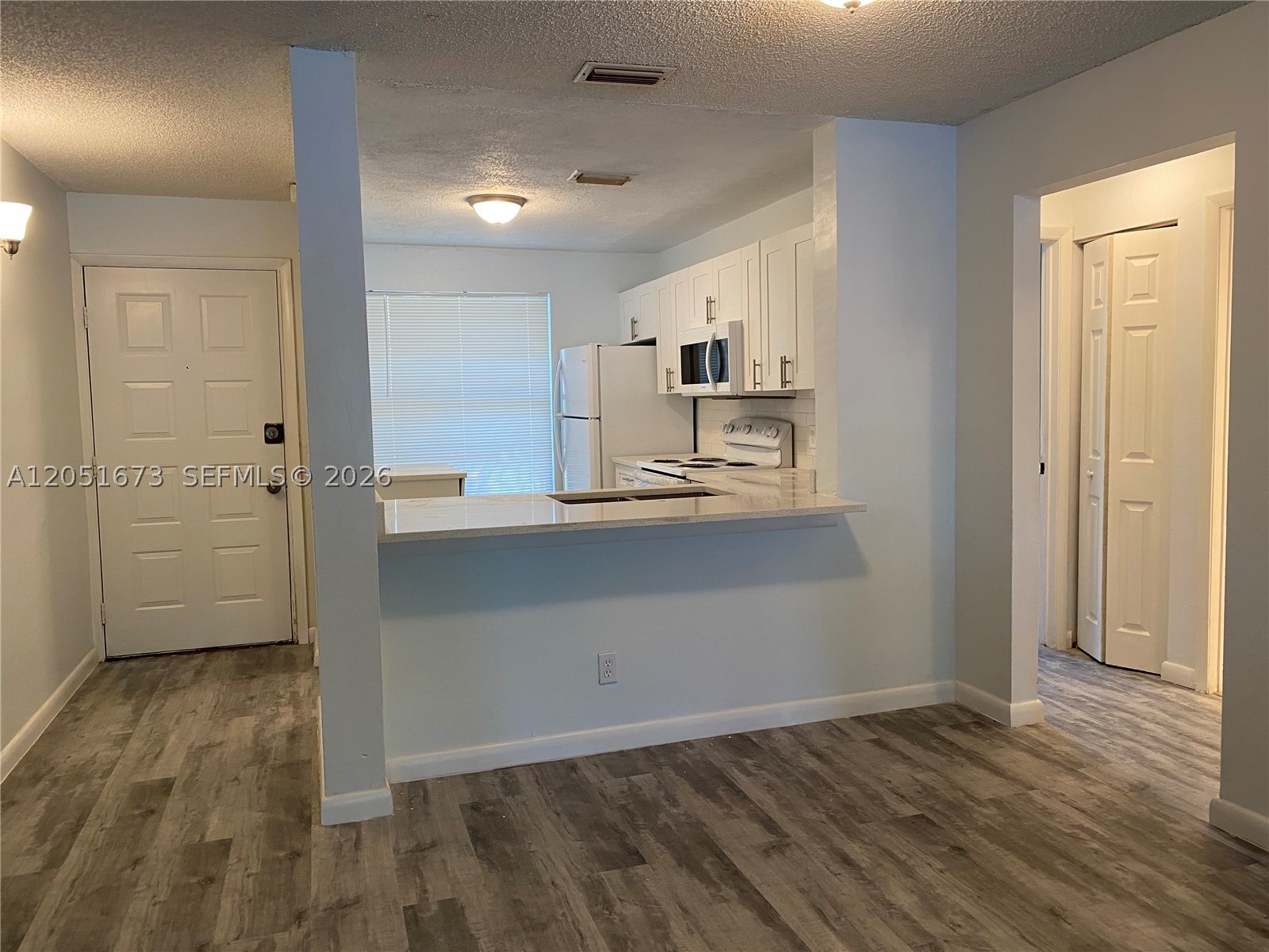 201 Lake Pointe Dr #205, Oakland Park FL 33309