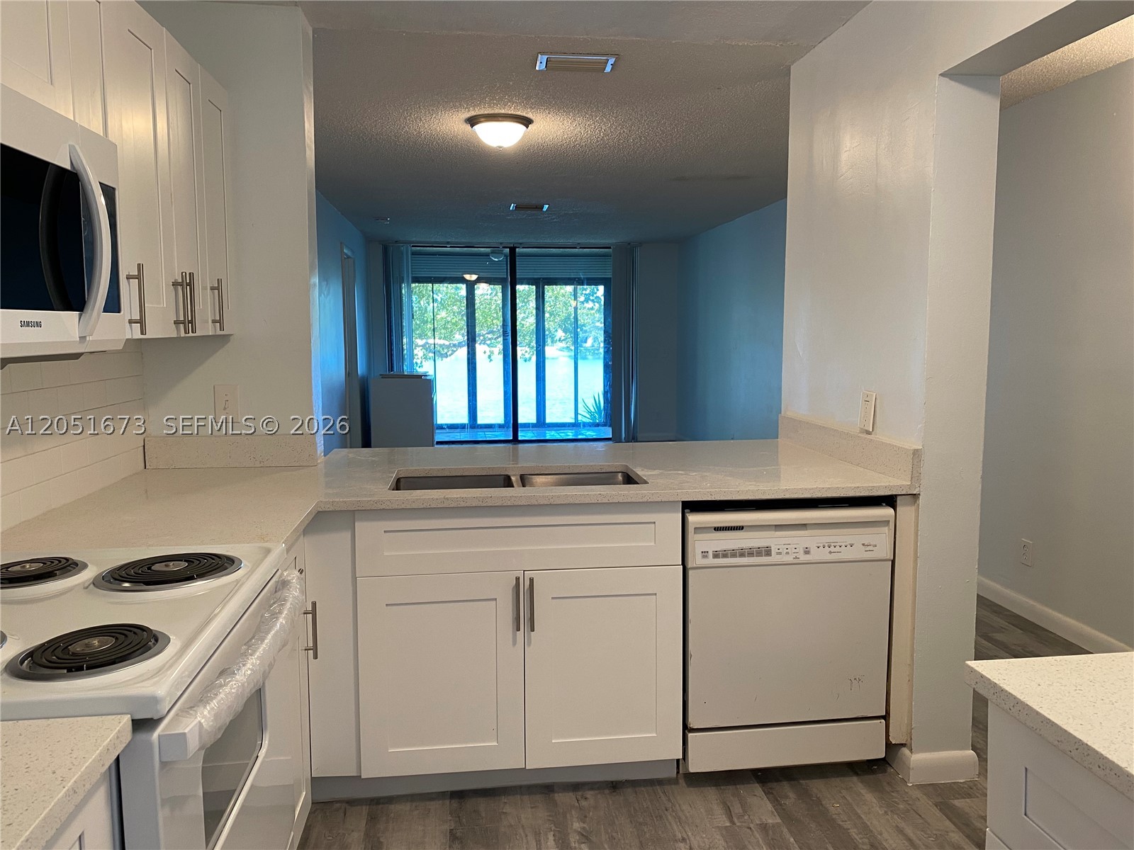 201 Lake Pointe Dr #205, Oakland Park FL 33309