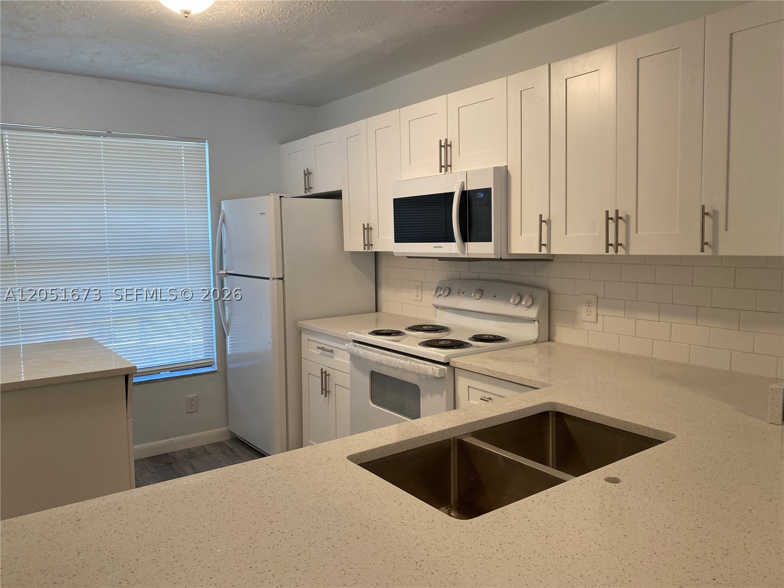 201 Lake Pointe Dr #205, Oakland Park FL 33309