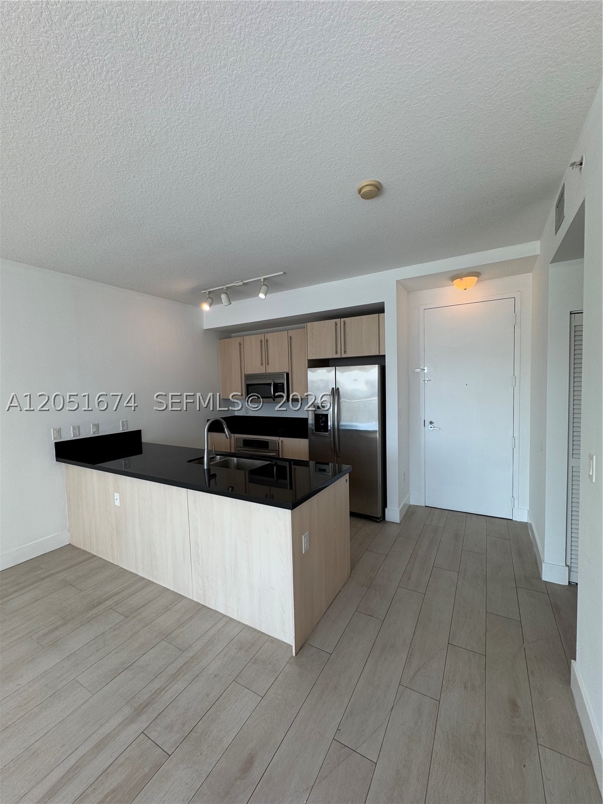 79 SW 12th St #1702-S, Miami FL 33130