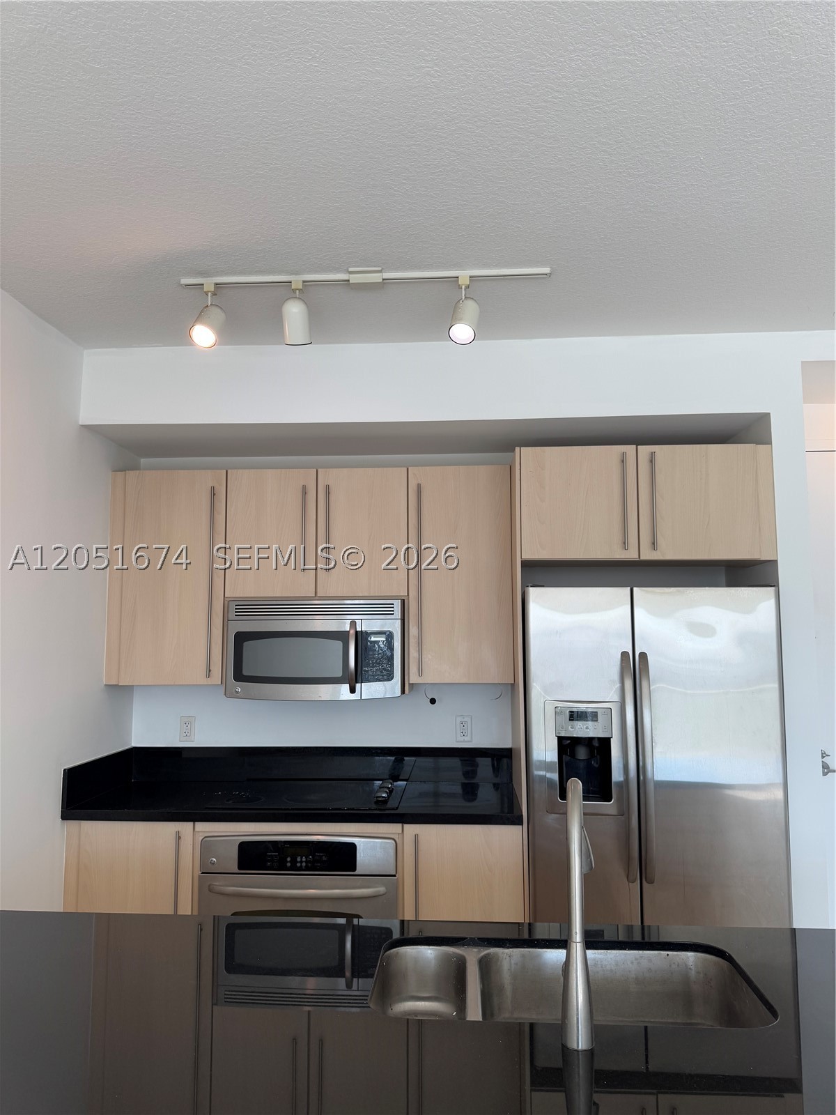 79 SW 12th St #1702-S, Miami FL 33130