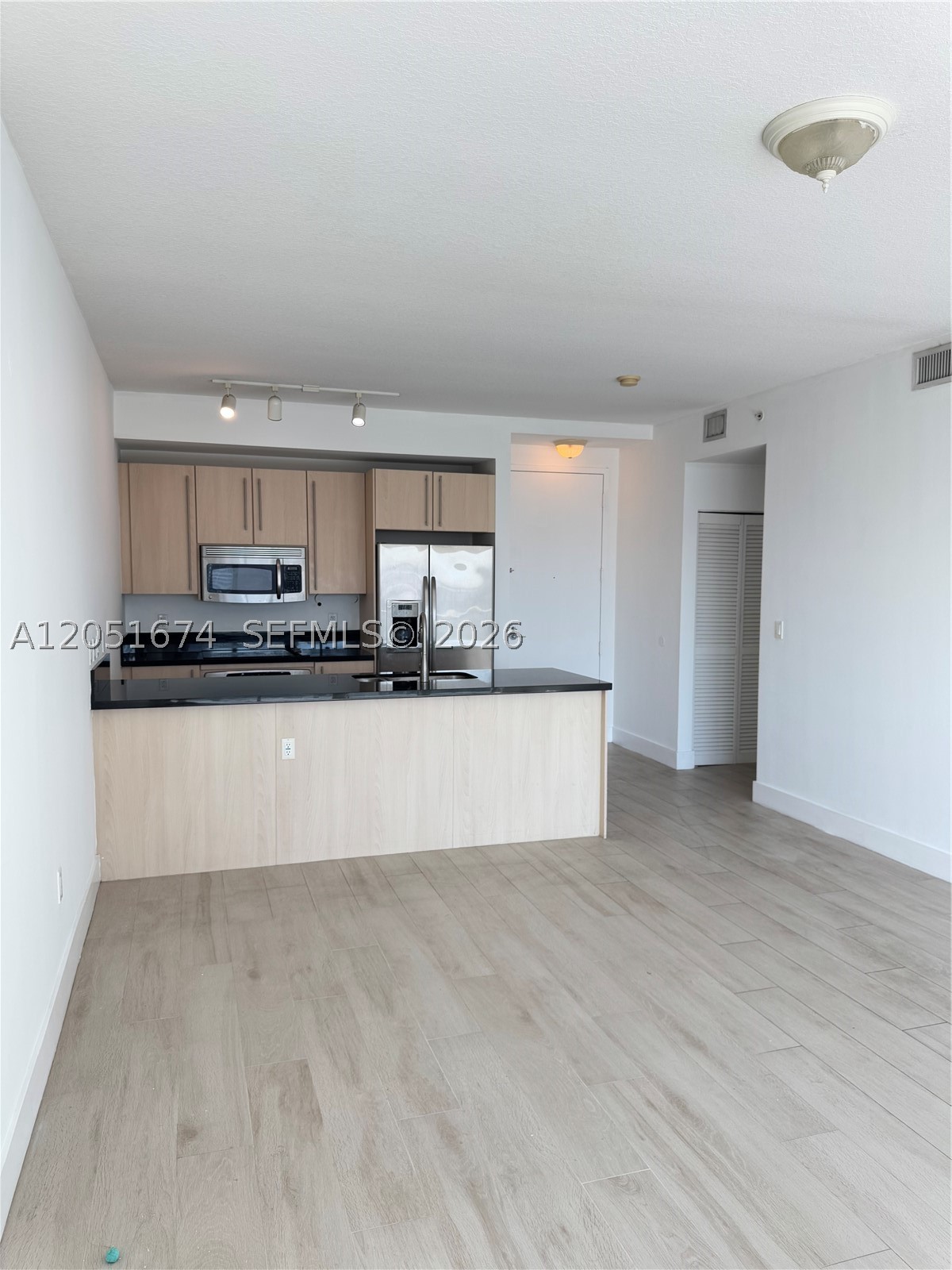 79 SW 12th St #1702-S, Miami FL 33130