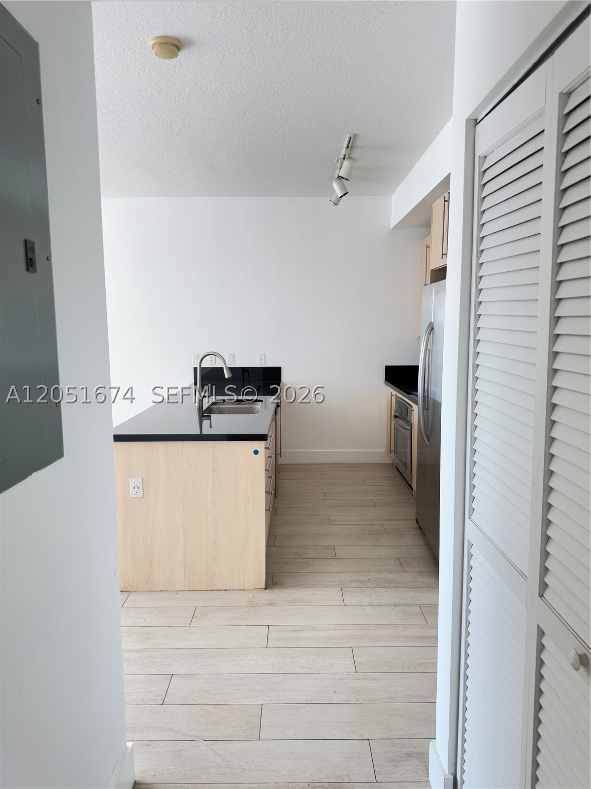 79 SW 12th St #1702-S, Miami FL 33130