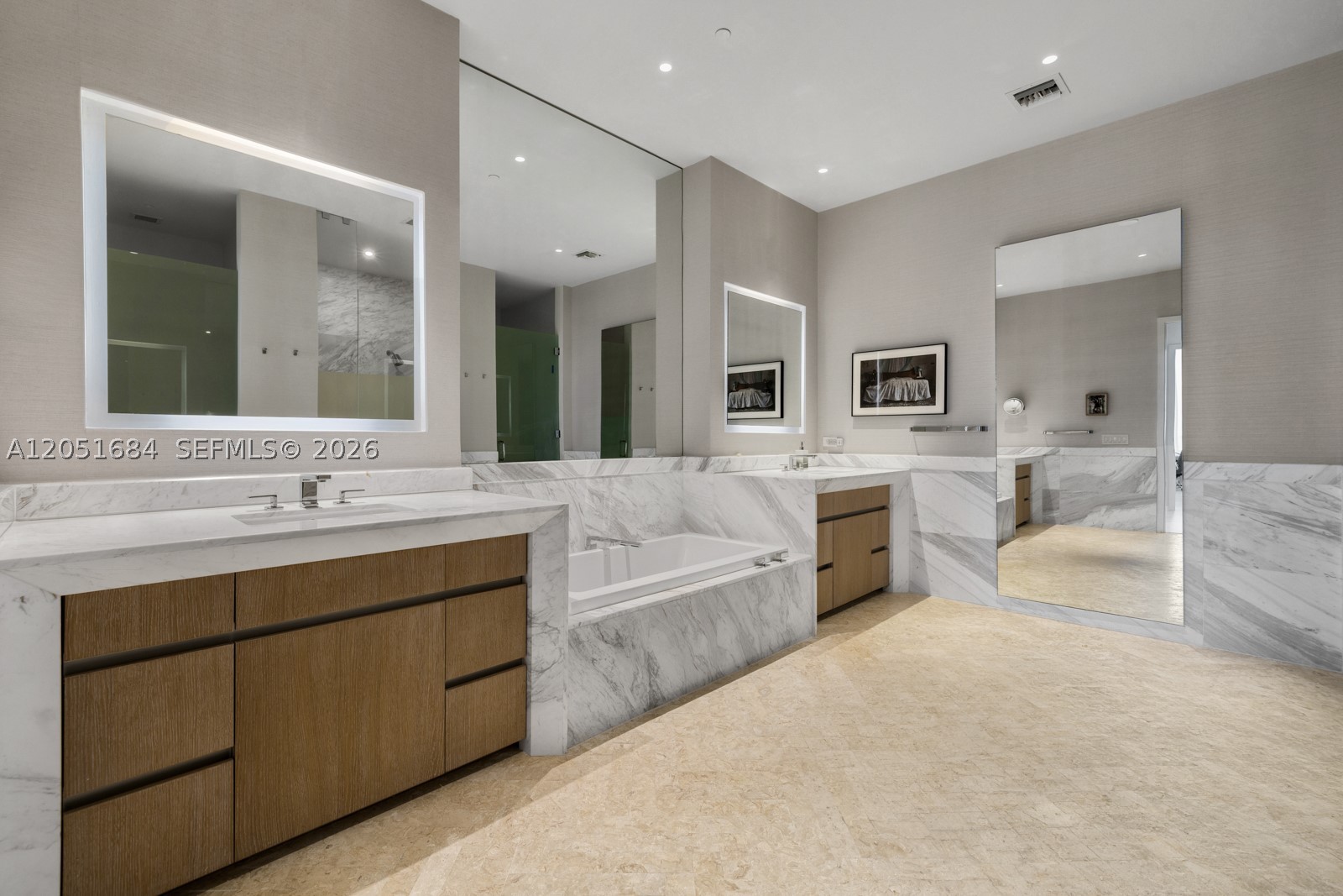 2811 S Bayshore Dr #6A, Miami FL 33133