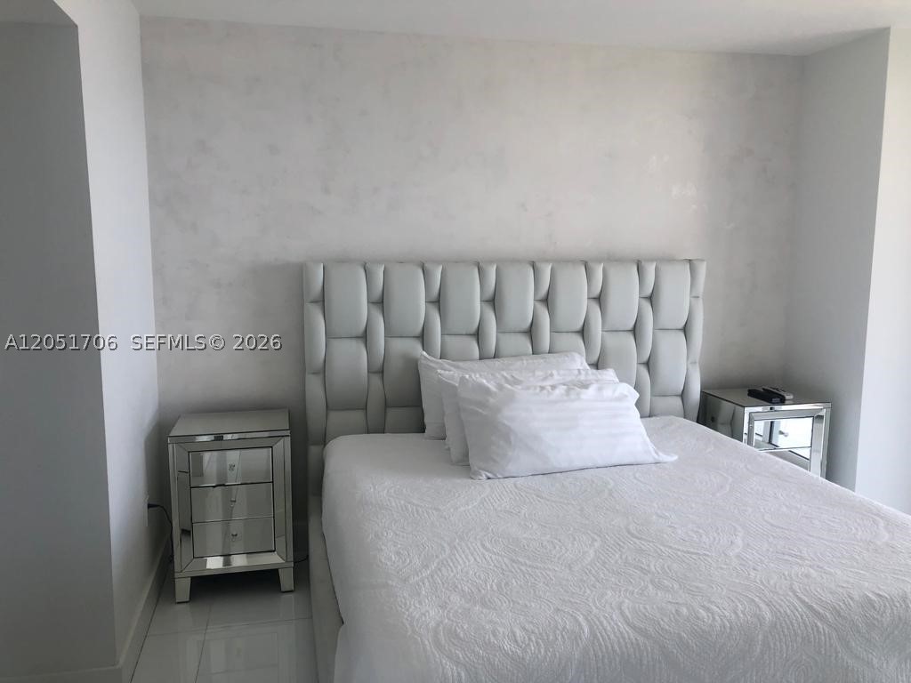 50 Biscayne Blvd #2810, Miami FL 33132