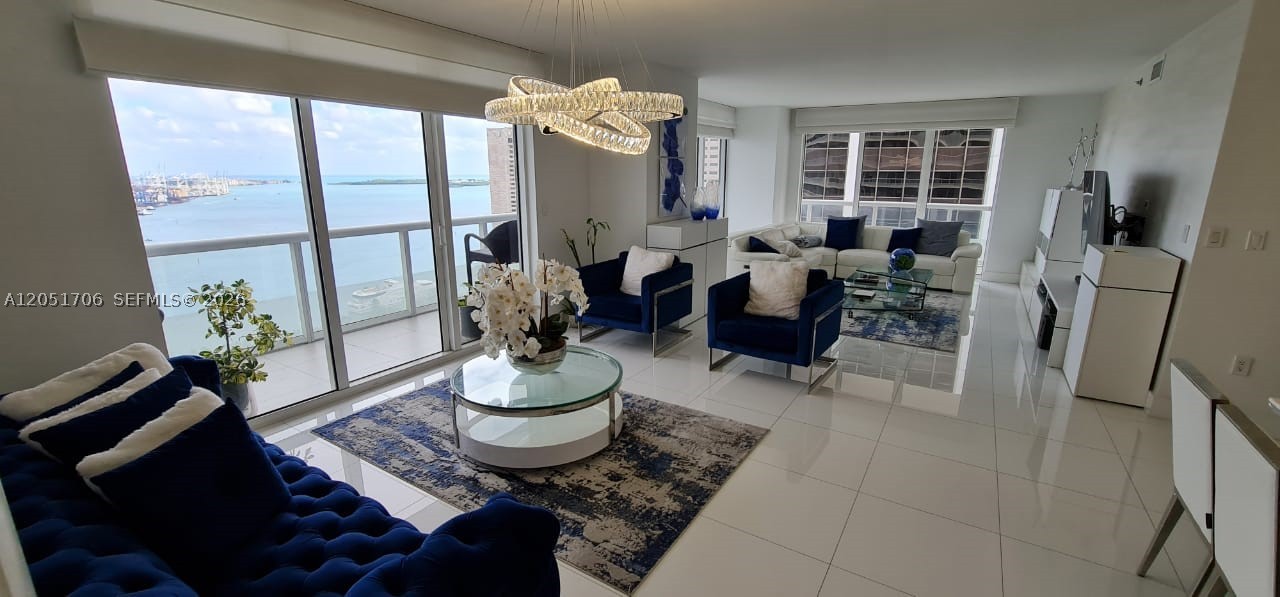 50 Biscayne Blvd #2810, Miami FL 33132
