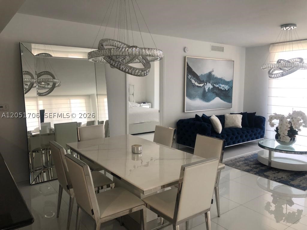 50 Biscayne Blvd #2810, Miami FL 33132