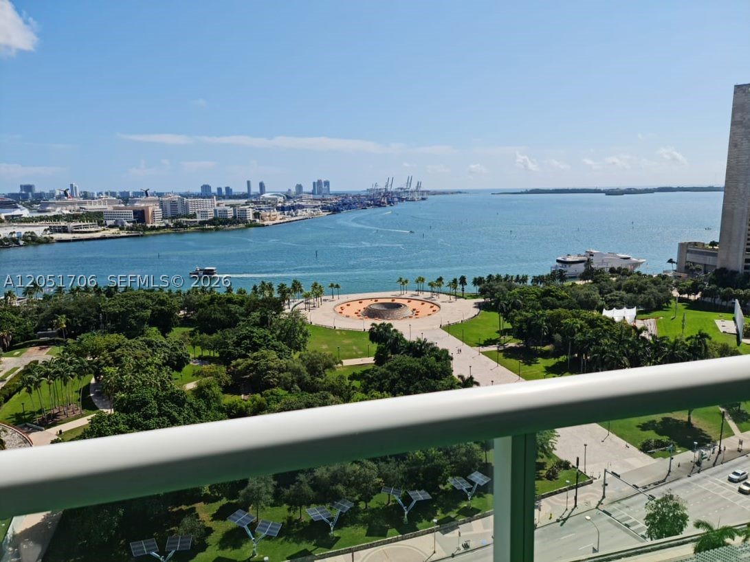 50 Biscayne Blvd #2810, Miami FL 33132
