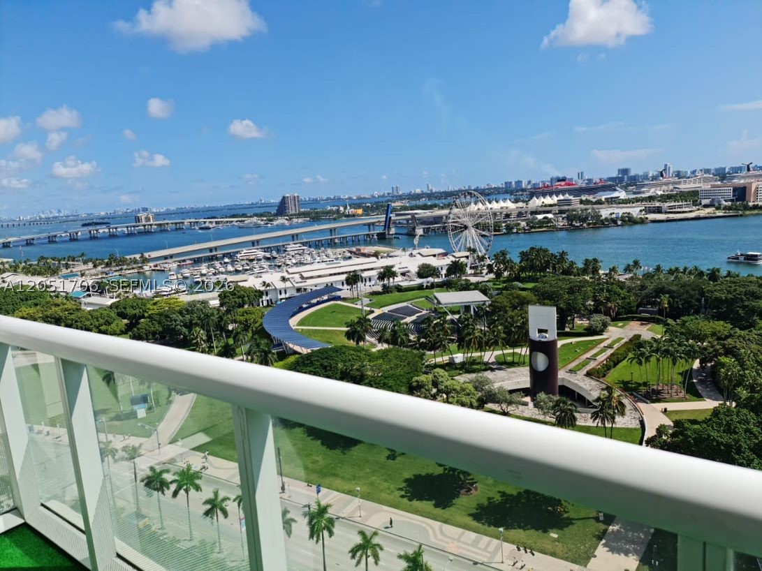 50 Biscayne Blvd #2810, Miami FL 33132