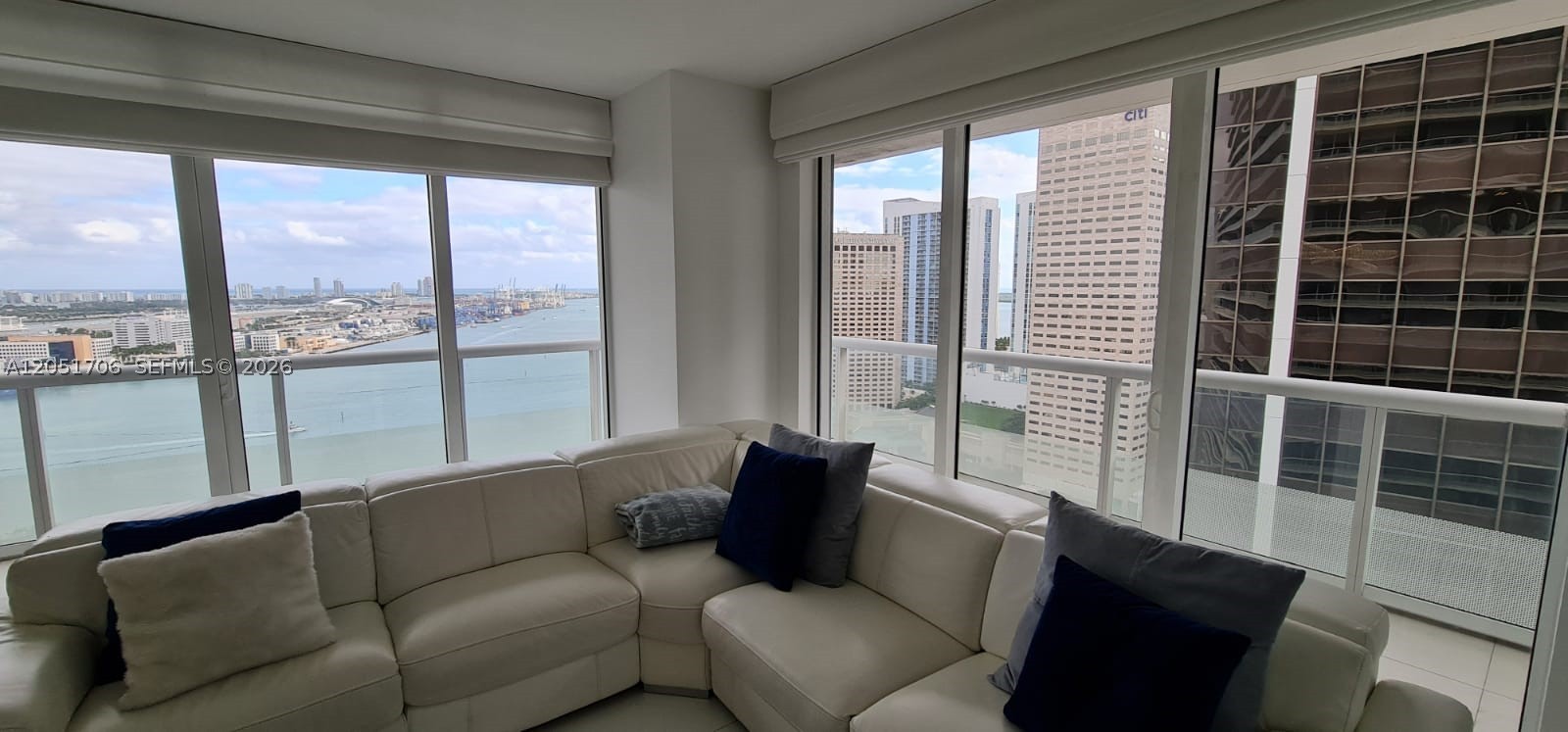 50 Biscayne Blvd #2810, Miami FL 33132