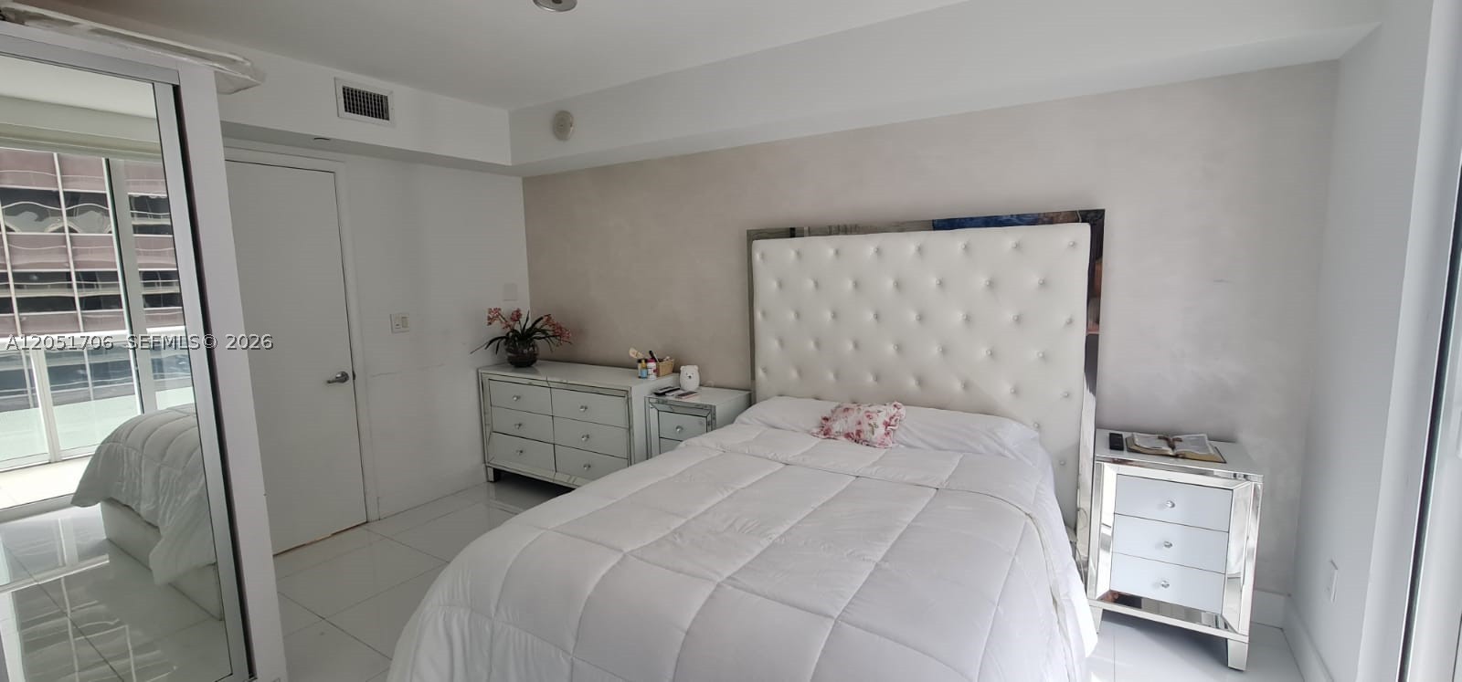 50 Biscayne Blvd #2810, Miami FL 33132