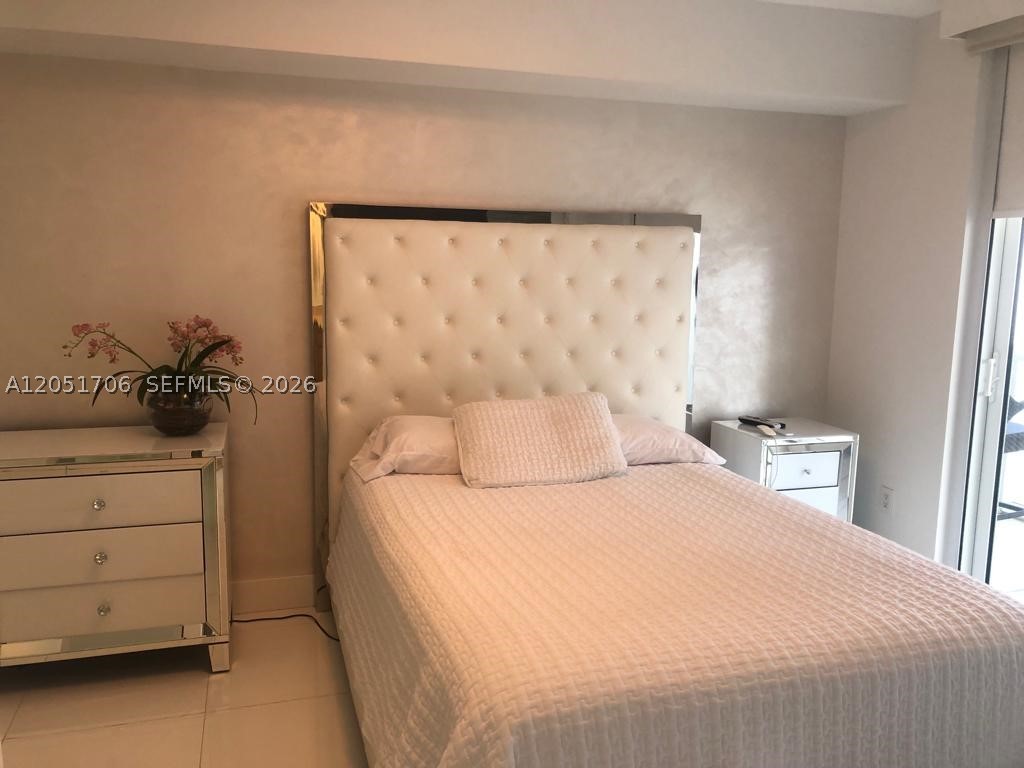 50 Biscayne Blvd #2810, Miami FL 33132