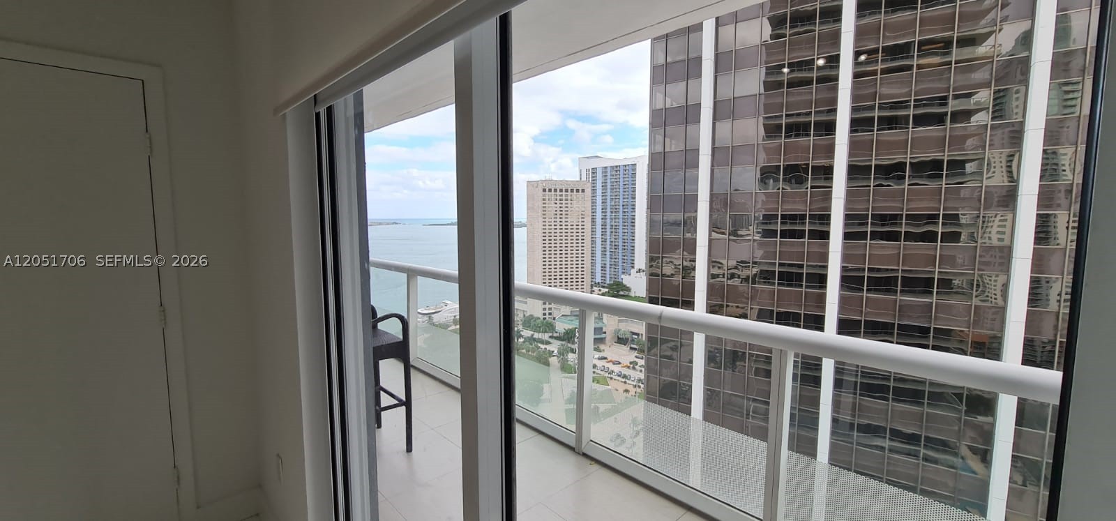 50 Biscayne Blvd #2810, Miami FL 33132