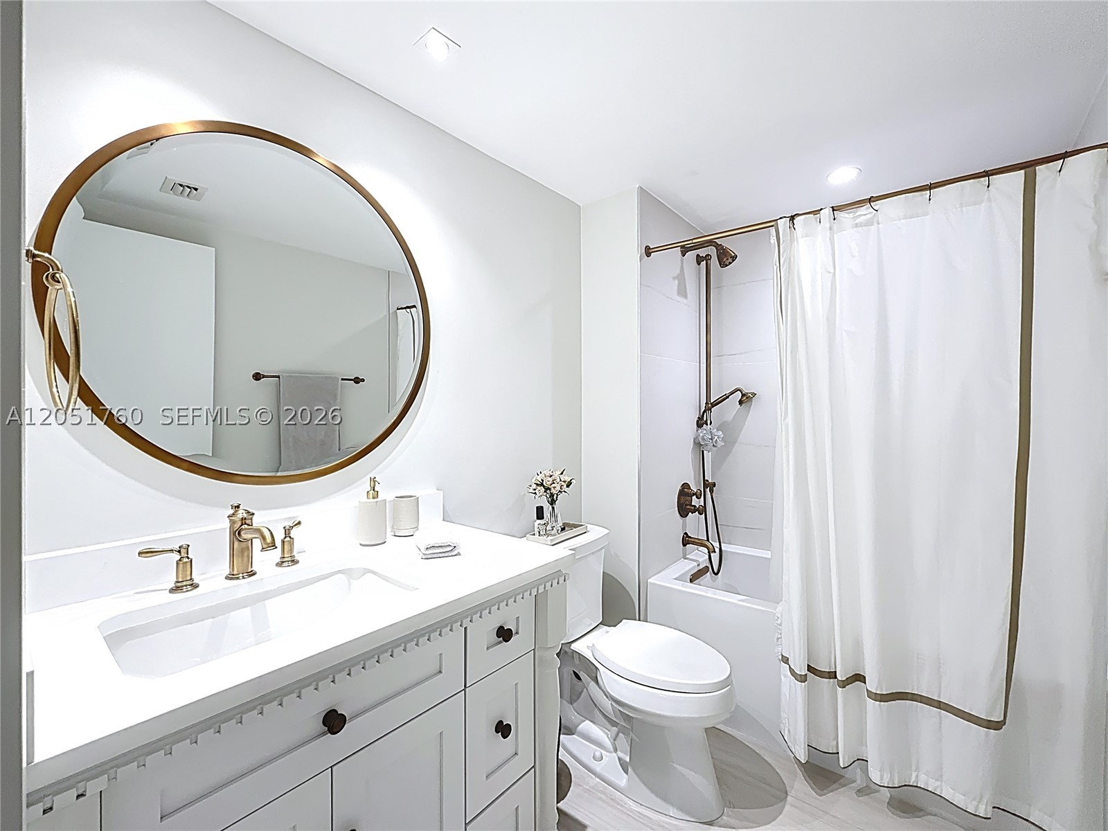 445 Grand Bay Dr #418, Key Biscayne FL 33149