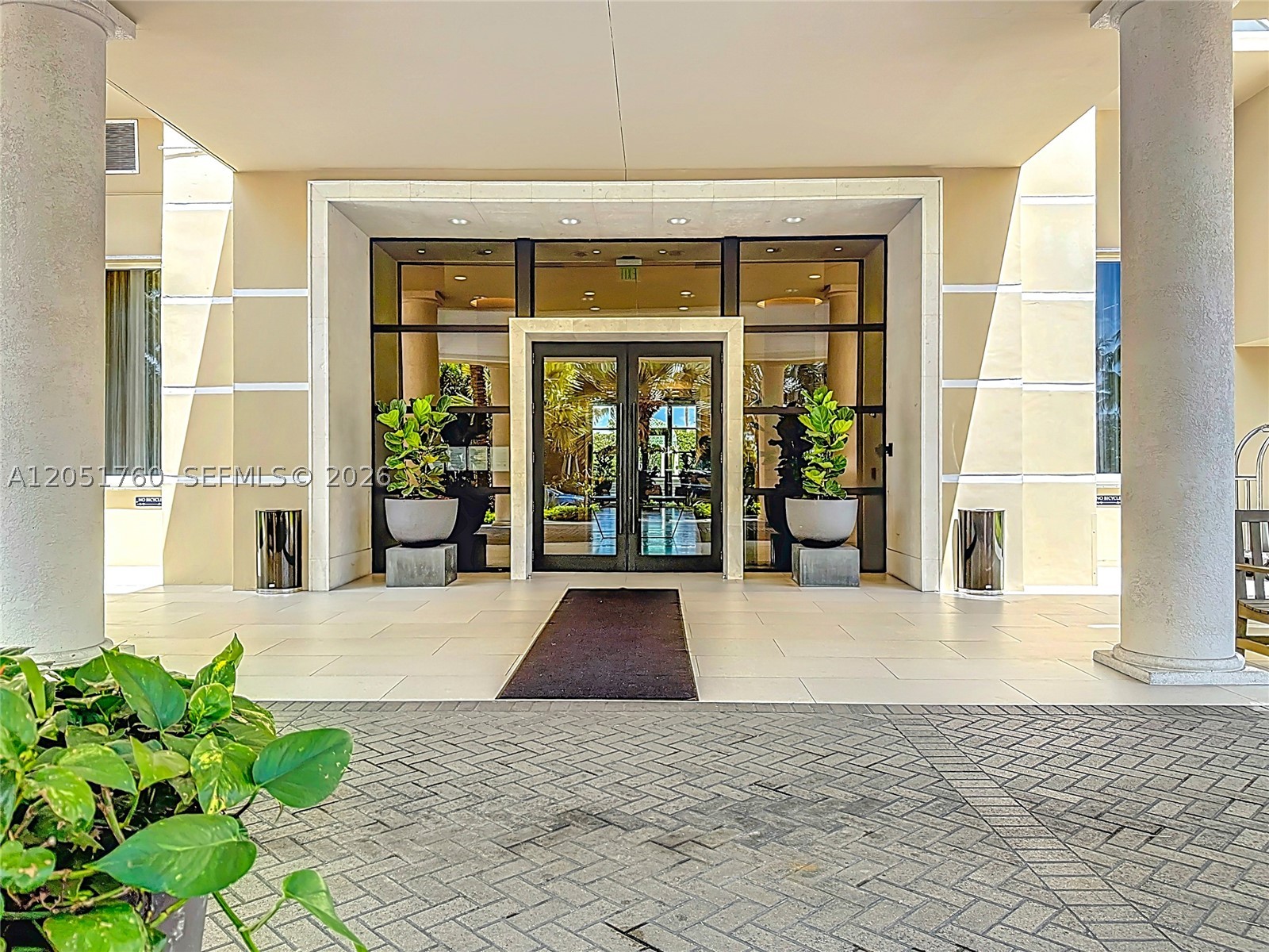445 Grand Bay Dr #418, Key Biscayne FL 33149