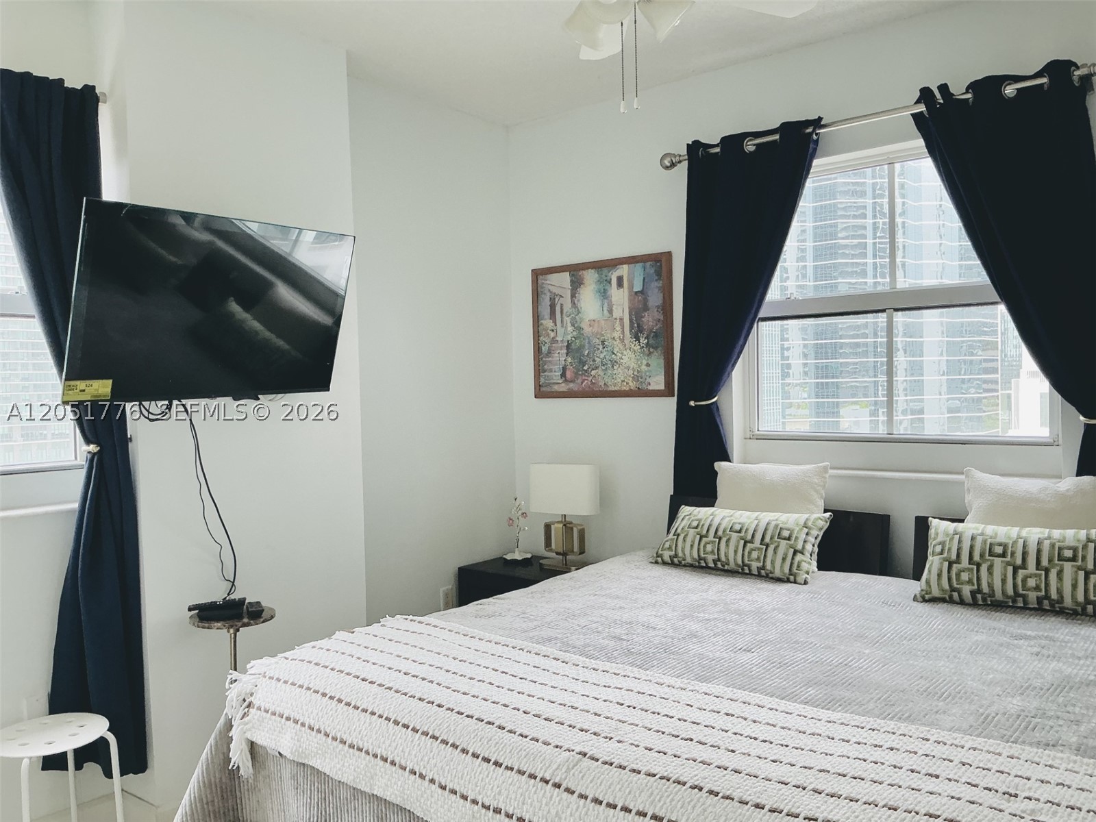 185 SE 14th Ter #1810, Miami FL 33131