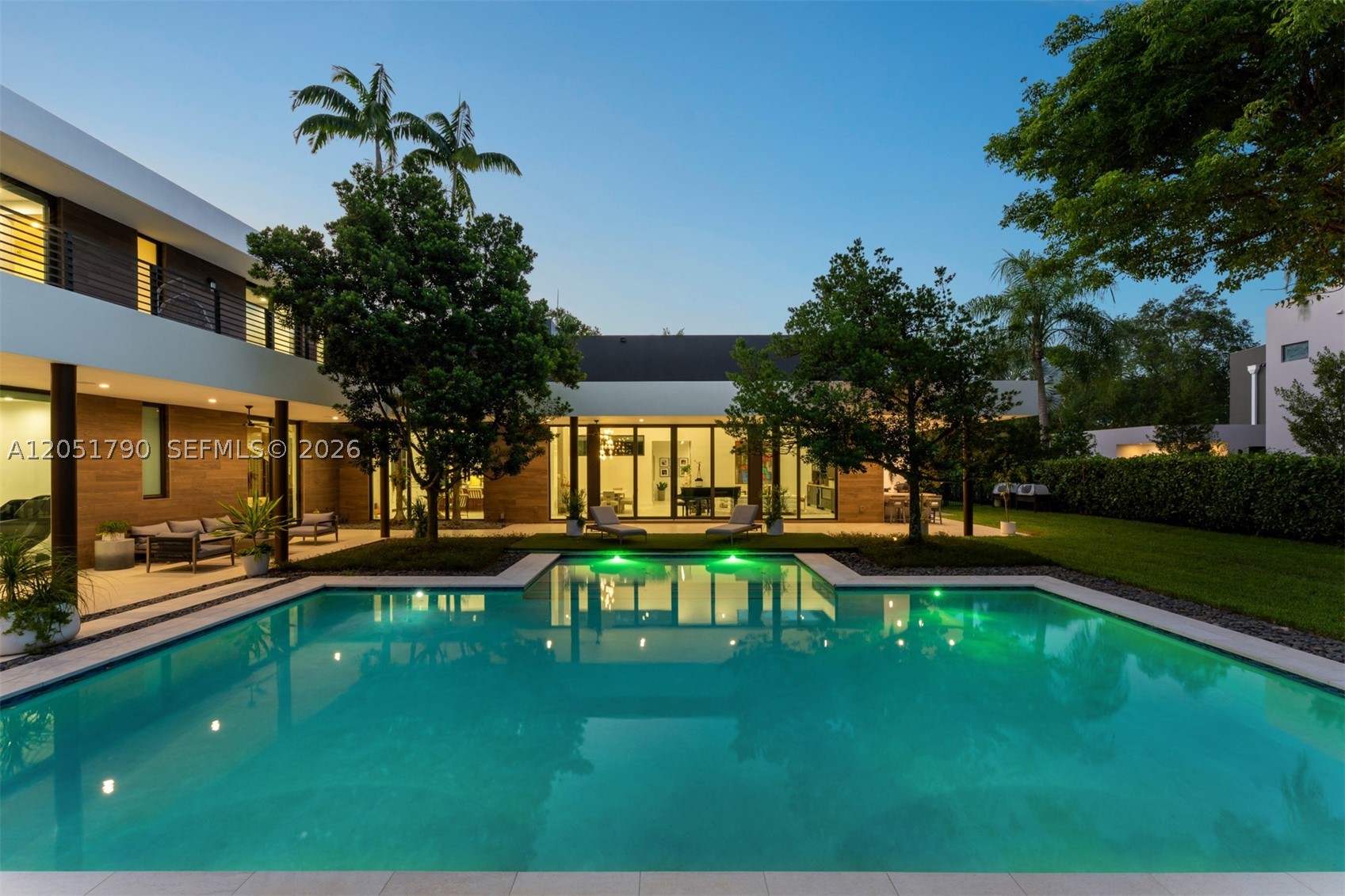 7502 SW 102nd St, Pinecrest FL 33156