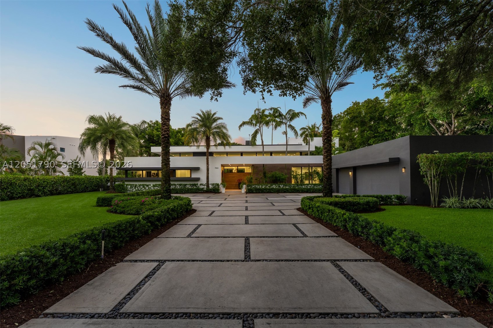 7502 SW 102nd St, Pinecrest FL 33156