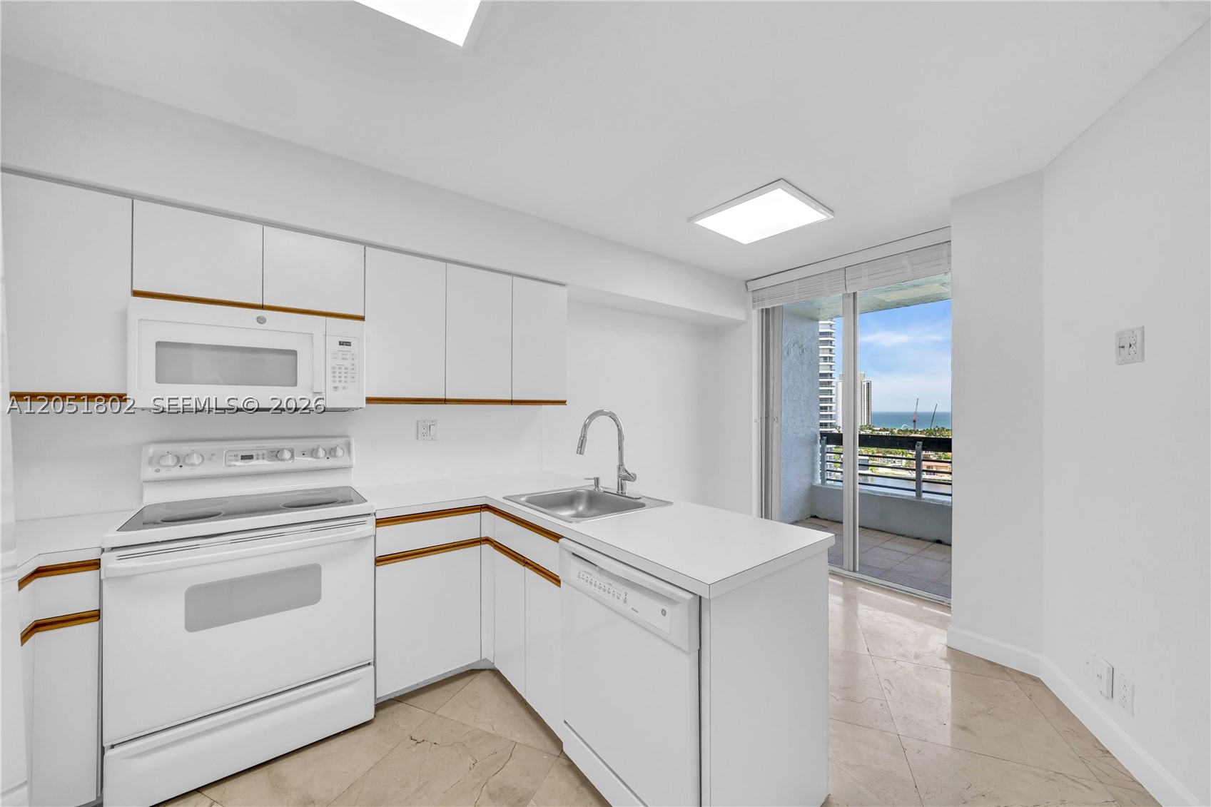 3600 Mystic Pointe Dr #1816, Aventura FL 33180